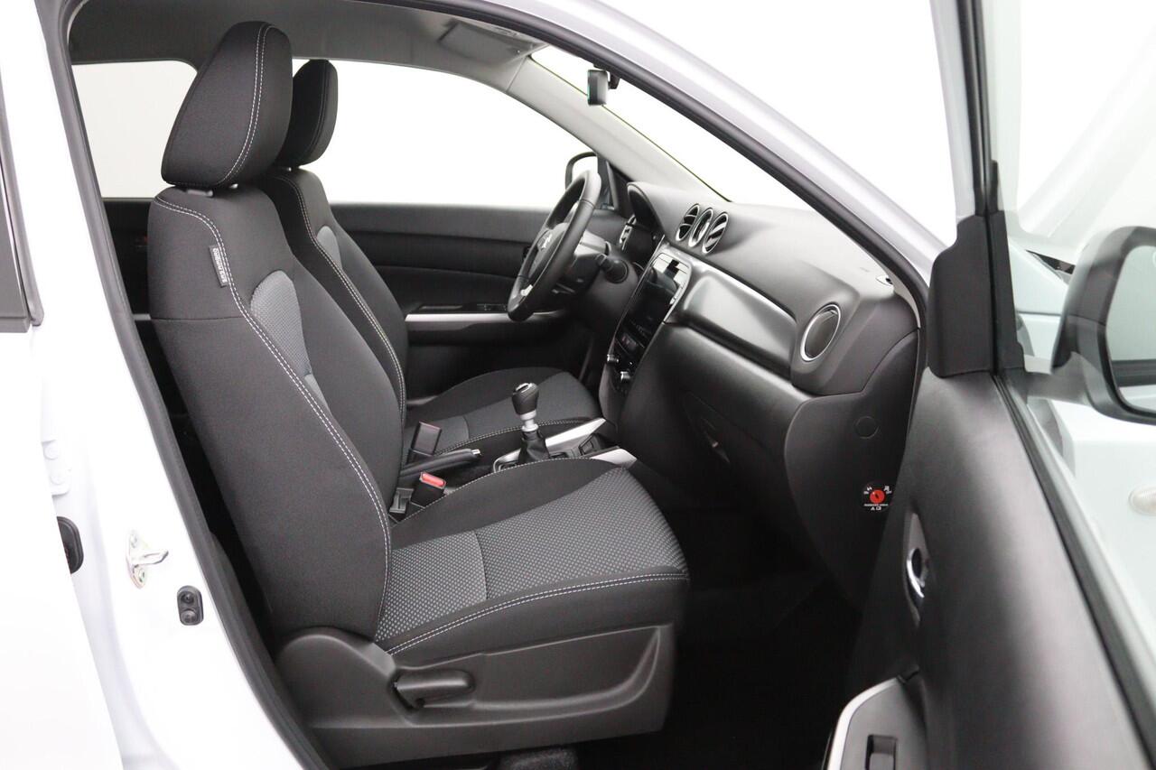 Suzuki VITARA 1.4 Boosterjet Select Smart Hybrid | Nieuwe Auto | Direct Leverbaar | Stoelverwarming | Navigatie | Keyless Entry | Parelmoer Wit |