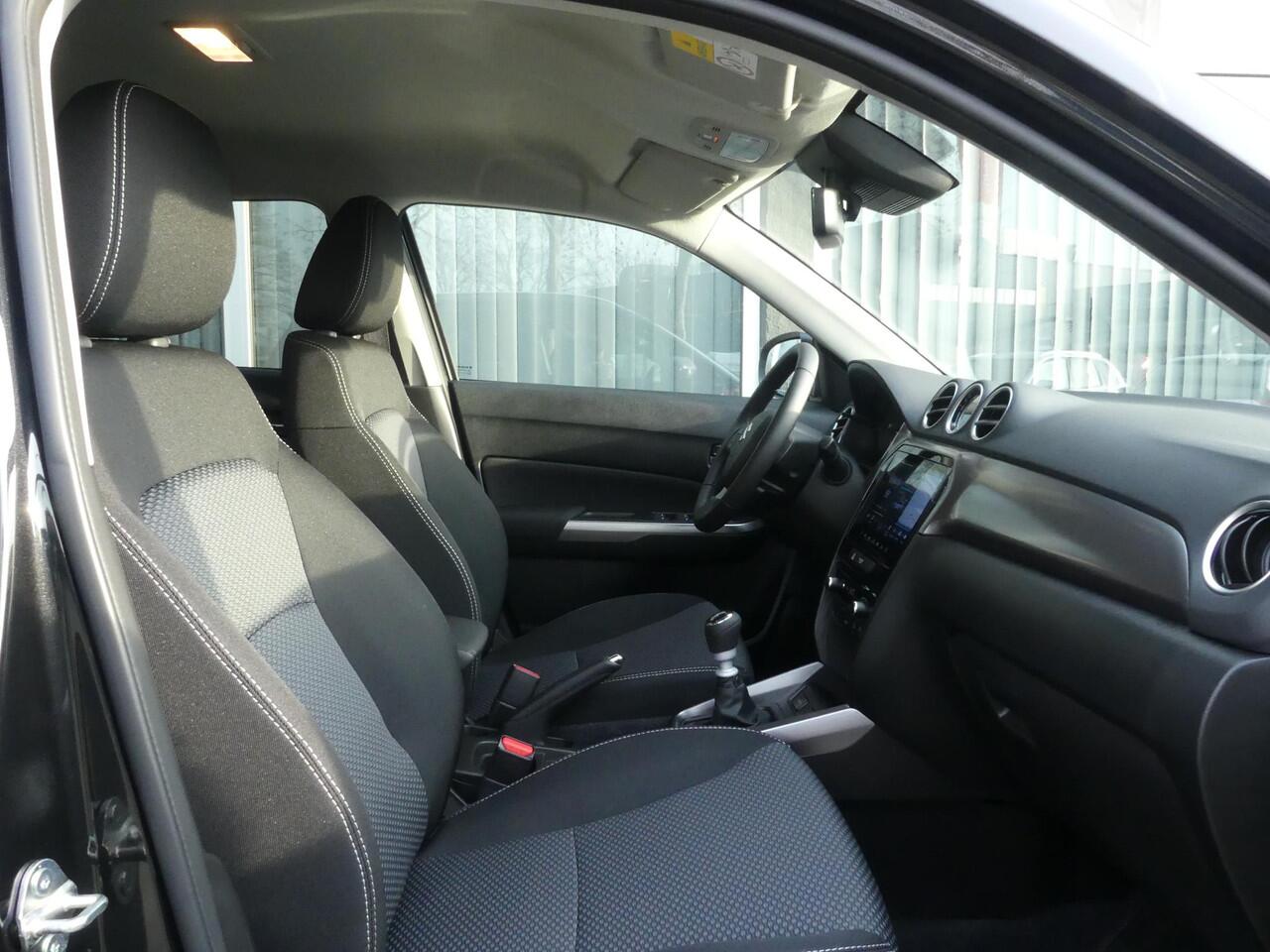 Suzuki VITARA 1.4 Boosterjet Smart Hybrid Select Nieuwe auto! ¤ 1.850,- korting. 10 jAAR GARANTIE! Apple Carpl/Andr Auto, Cruise & Climate Control, Camera