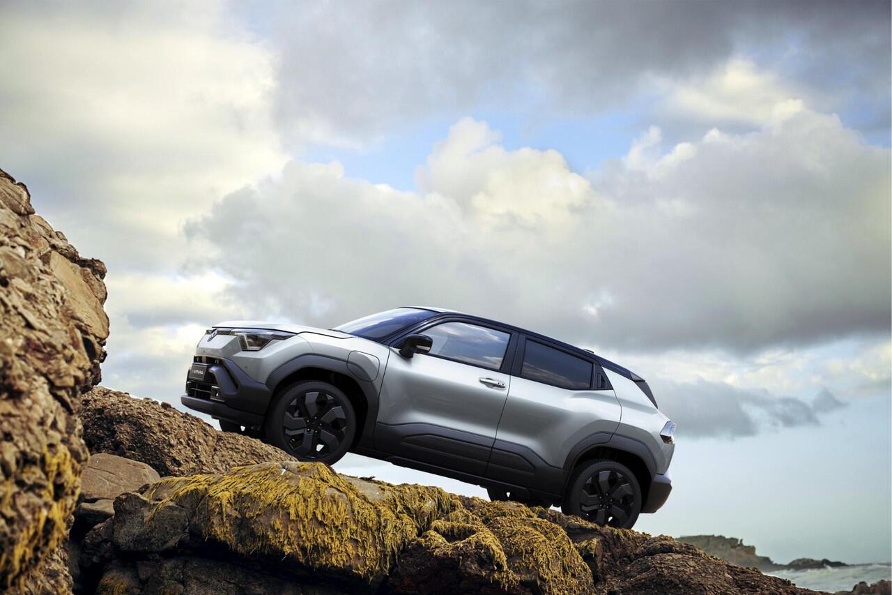 Suzuki VITARA e Select 49 kWh | INTRODUCTIE CADEAU t.w.v. ¤ 500,- | Alle kleuren leverbaar!