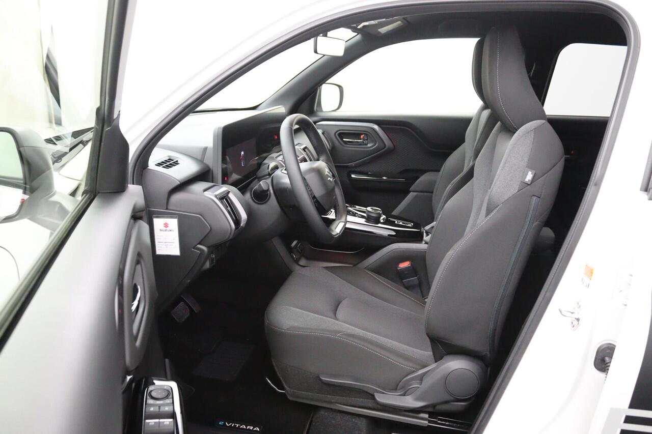 Suzuki VITARA e Select 61 kWh | Grote Accupakket | Stoel en Stuurverwarming | Draadloos Apple Carplay & Android Auto | Keyless Entry | 10 Jaar Garantie | Parkeersensoren Rondom |