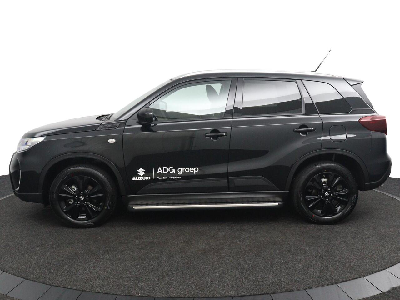 Suzuki VITARA 1.4 Boosterjet Smart Hybrid Select Black Edition | ADG BLACK EDITION | Treeplanken | Automaat | Keyless Entry | Stoelverwarming | Parkeersensoren | Grootscherm Navigatie |