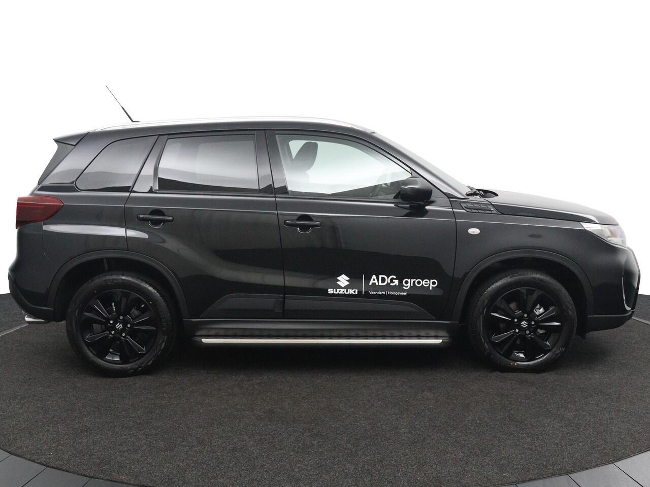 Suzuki VITARA 1.4 Boosterjet Smart Hybrid Select Black Edition | ADG BLACK EDITION | Treeplanken | Automaat | Keyless Entry | Stoelverwarming | Parkeersensoren | Grootscherm Navigatie |