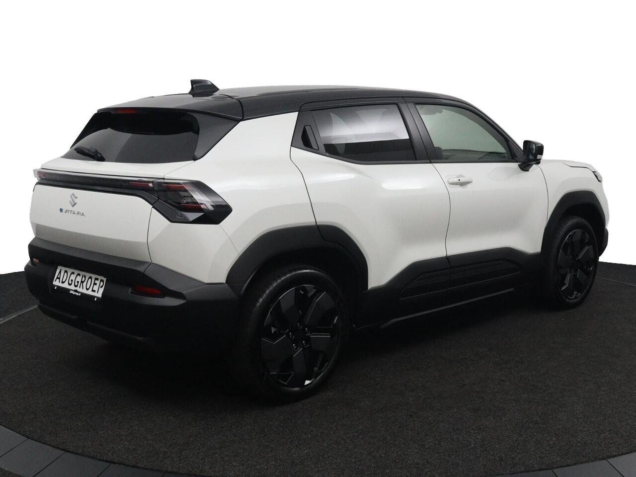 Suzuki VITARA e Style 61 kWh | Elektrisch verstelbare Bestuurdersstoel | Panorama dak | Alcantara Bekleding | Parkeersensoren Rondom | Stuur en Stoelverwarming |