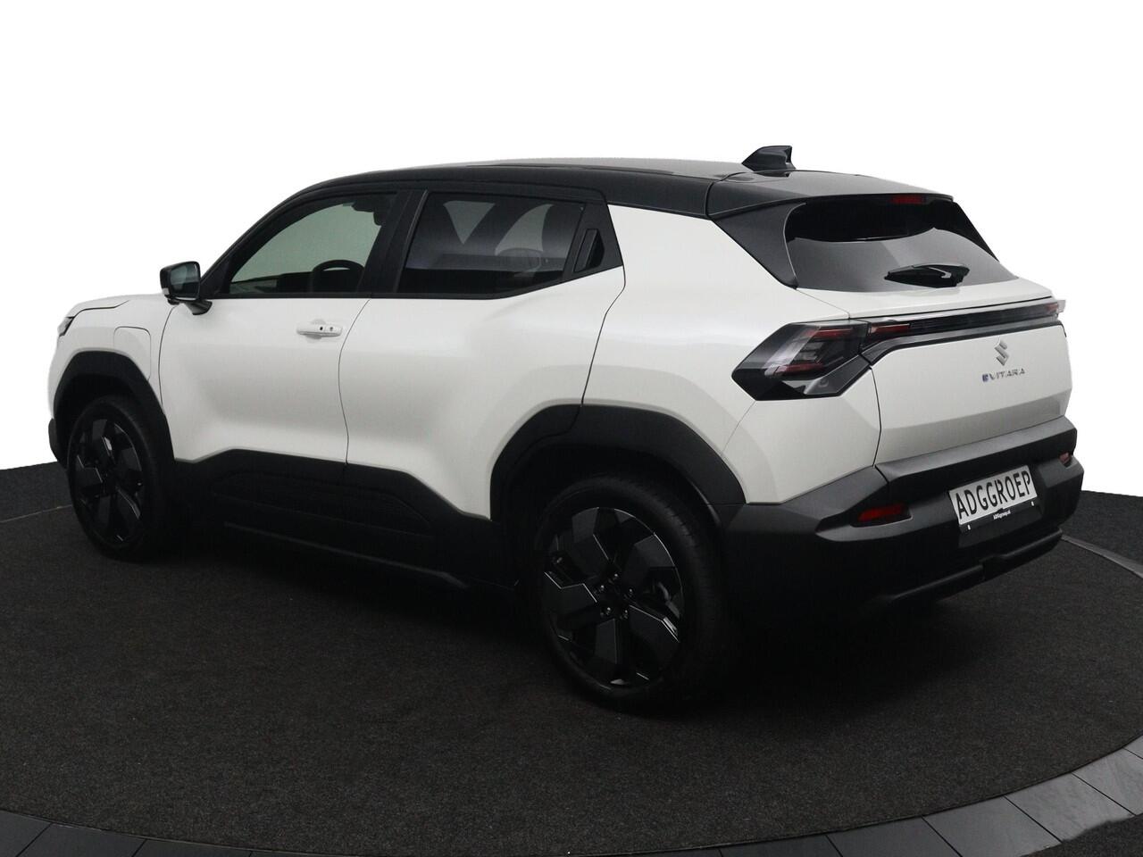 Suzuki VITARA e Style 61 kWh | Elektrisch verstelbare Bestuurdersstoel | Panorama dak | Alcantara Bekleding | Parkeersensoren Rondom | Stuur en Stoelverwarming |