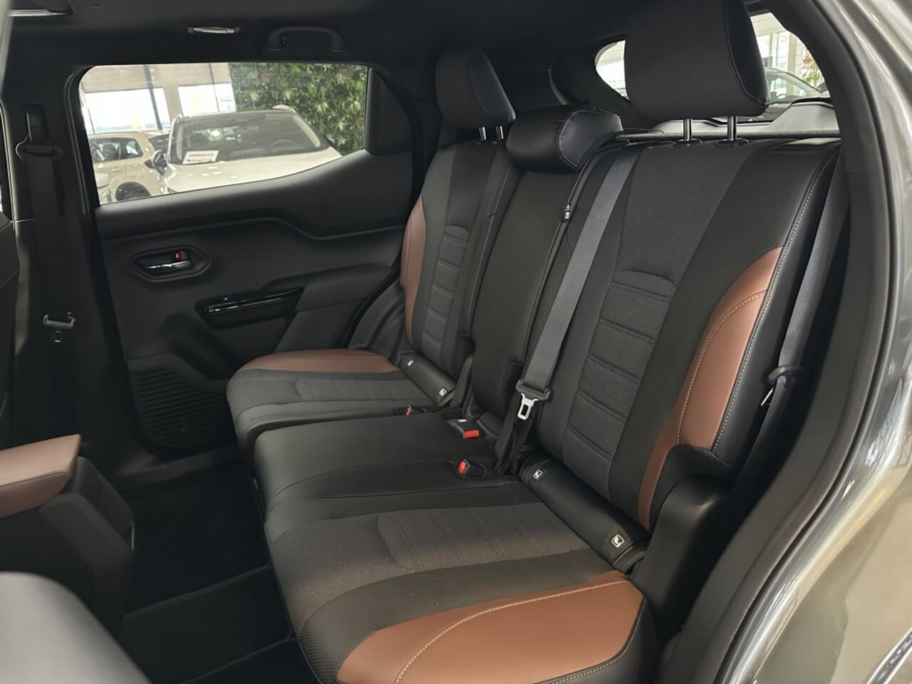 Suzuki VITARA E-VITARA Style 61 kWh [ NU BIJ ONS IN DE SHOWROOM I 10 JAAR GARANTIE ]