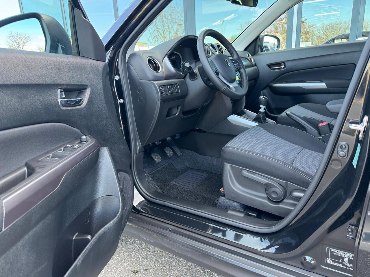 Suzuki VITARA 1.4 Boosterjet Smart Hybrid Select Nieuw op voorraad met ¤1500,- korting!