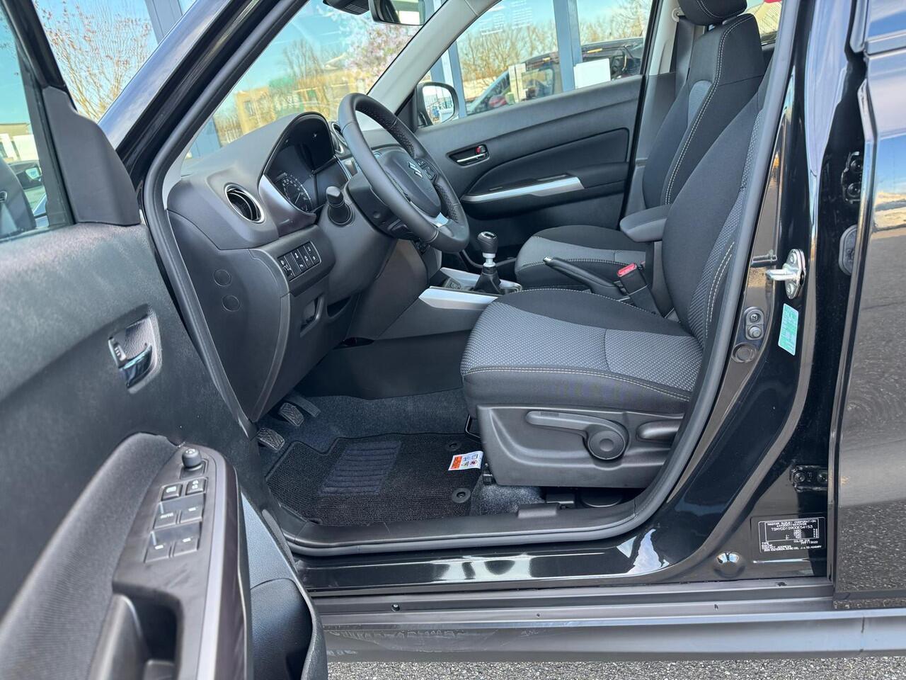 Suzuki VITARA 1.4 Boosterjet Smart Hybrid Select Nieuw op voorraad met ¤1500,- korting!