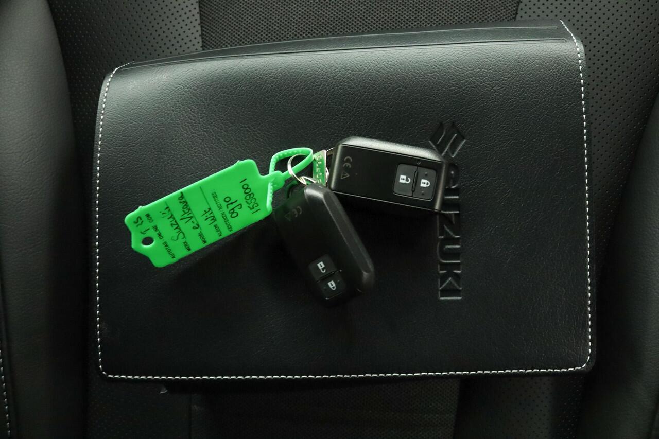 Suzuki VITARA e | Climate control | Cruise control adaptive | Navigatie | Panoramadak | Apple carplay, android auto | Stuur en stoelverwarming | Warmtepomp | Infinity sound system | Elektrisch verstelbare stoel |