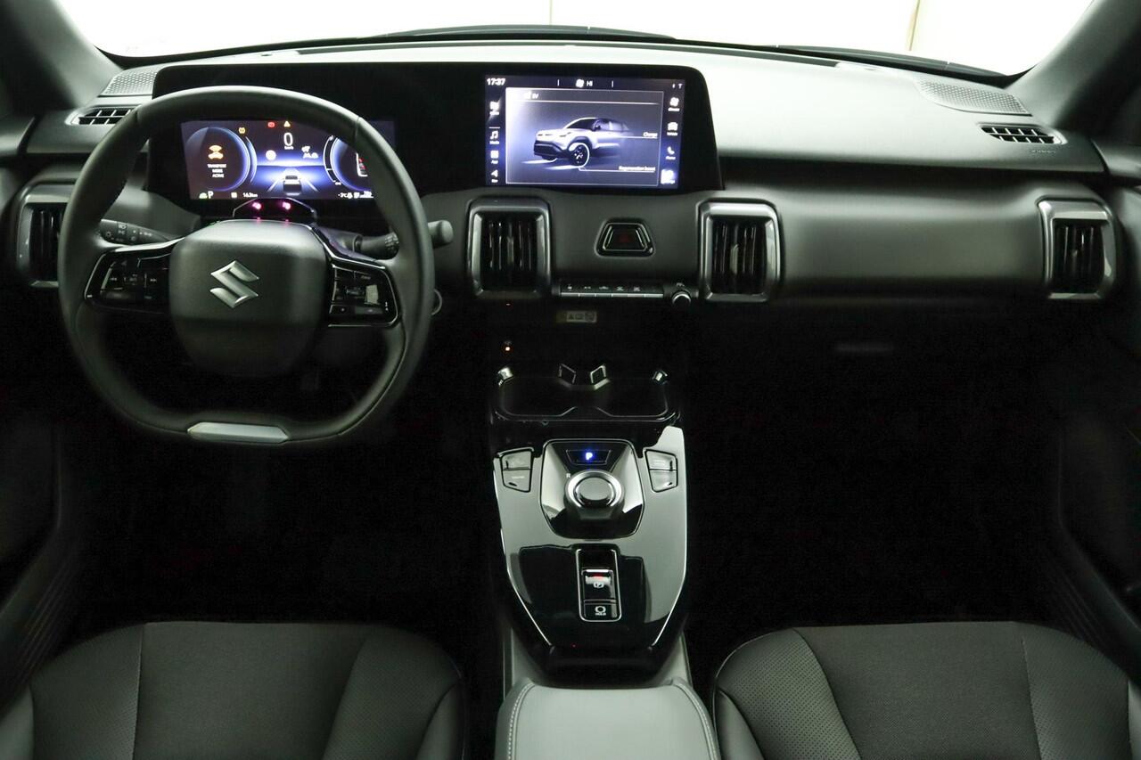 Suzuki VITARA e | Climate control | Cruise control adaptive | Navigatie | Panoramadak | Apple carplay, android auto | Stuur en stoelverwarming | Warmtepomp | Infinity sound system | Elektrisch verstelbare stoel |