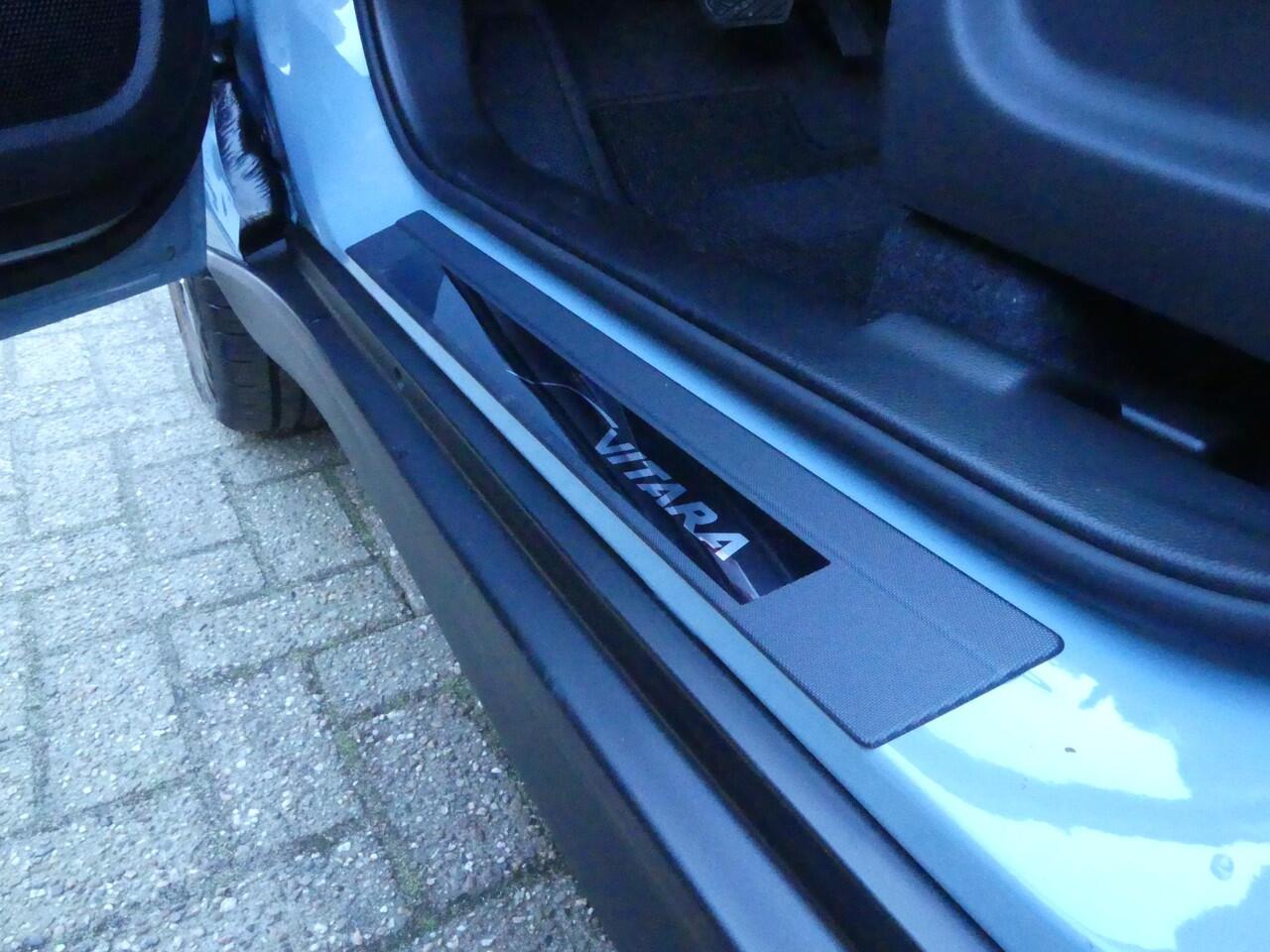 Suzuki VITARA 1.4 Boosterjet Smart Hybrid Style Trekhaak, Cruise Control, Navigatie, Carplay / Android Auto STIJL UITVOERING!