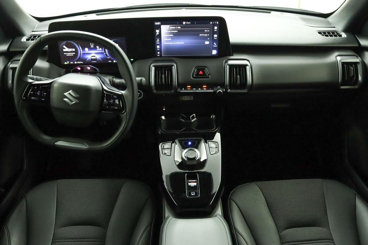 Suzuki VITARA e Style 61 kWh | Stoel- en Stuurwielverwarming | Panoramadak | Lichtmetalen Velgen | Verschuifbare achterbank | Bijtelling vanaf 203 euro |