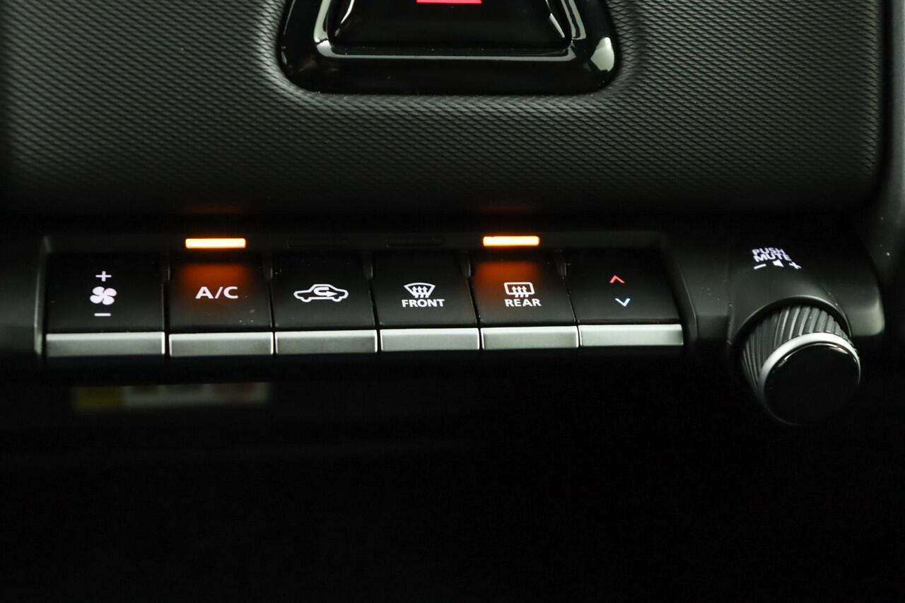 Suzuki VITARA e Style 61 kWh | Stoel- en Stuurwielverwarming | Panoramadak | Lichtmetalen Velgen | Verschuifbare achterbank | Bijtelling vanaf 203 euro |