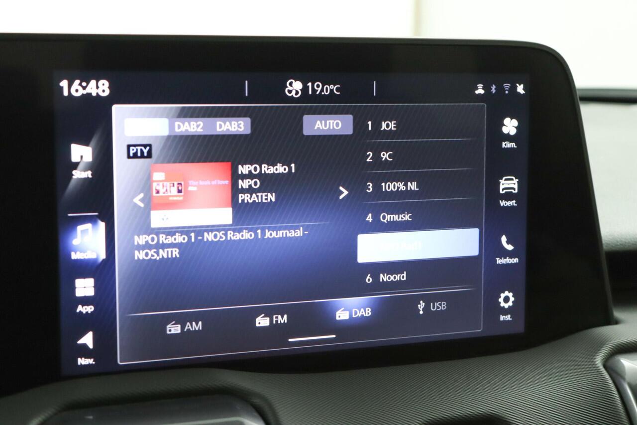 Suzuki VITARA e Style 61 kWh | Stoel- en Stuurwielverwarming | Panoramadak | Lichtmetalen Velgen | Verschuifbare achterbank | Bijtelling vanaf 203 euro |