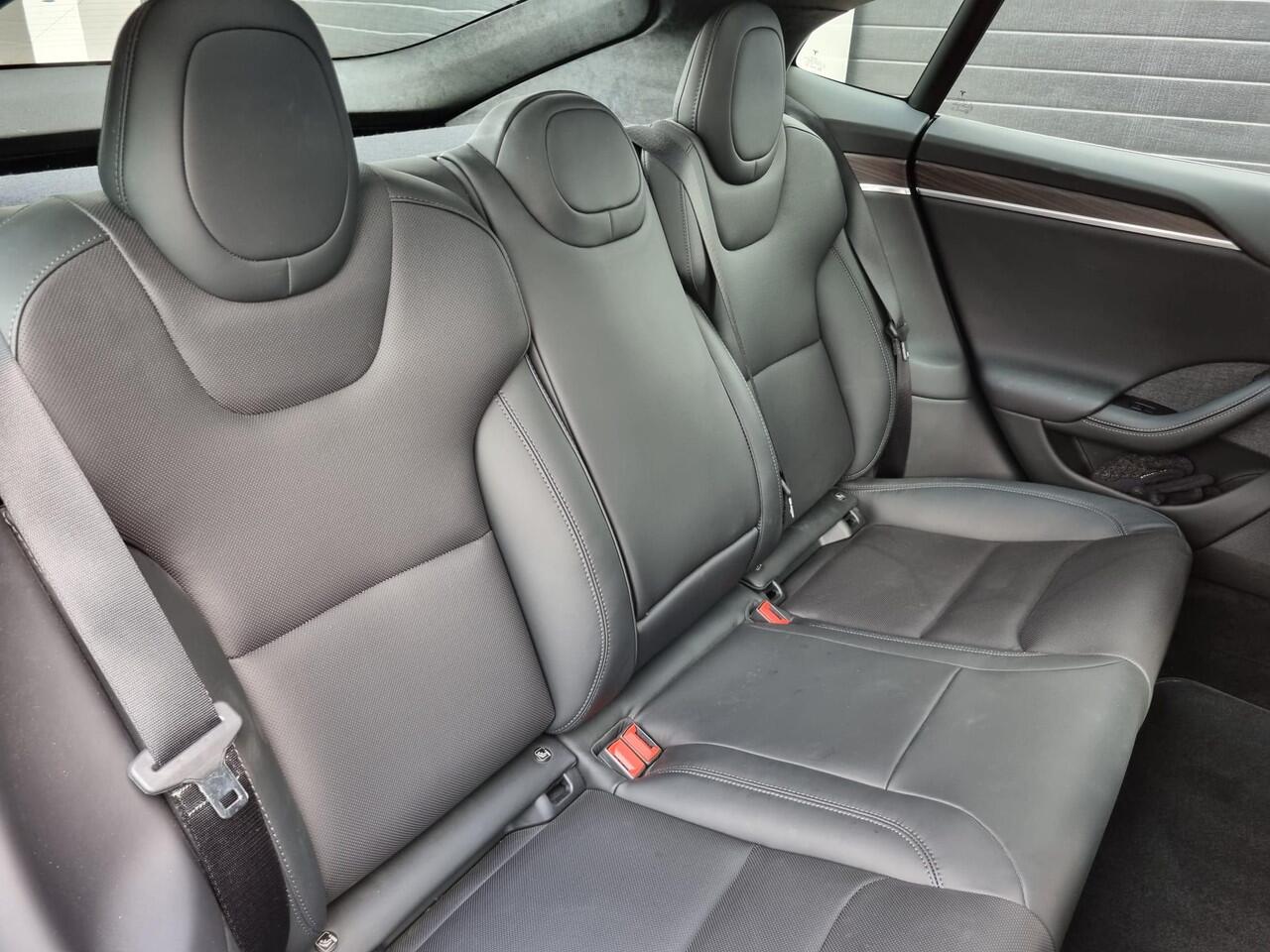 Tesla MODEL S Long Range Ultra Red / Auto Pilot 4.0 / 670PK