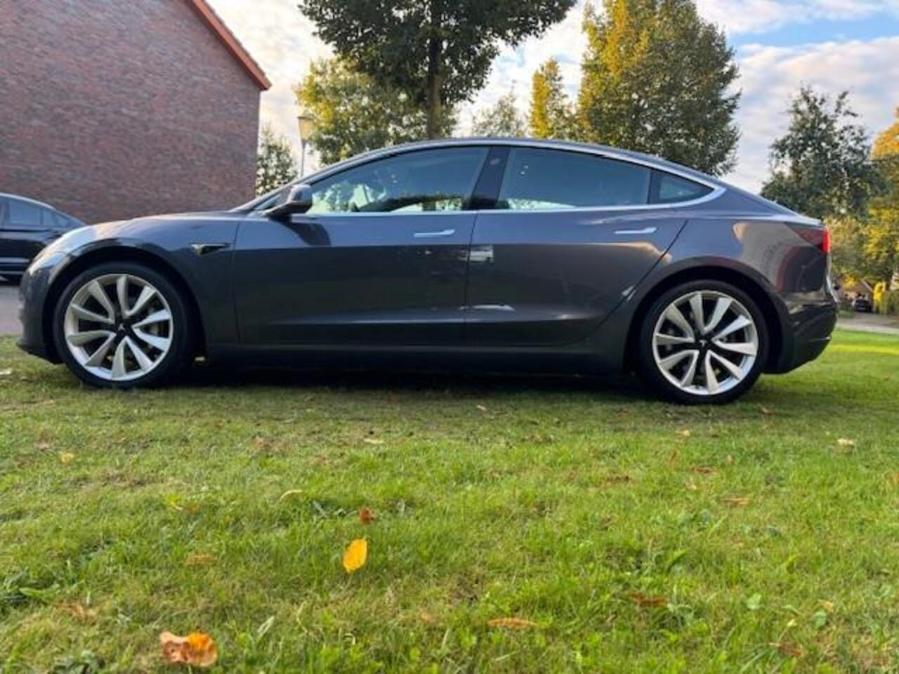 Tesla Model 3 LONG RANGE AWD 75KWH/351PK/LEER/PANO/FABRIEKSGARANTIE