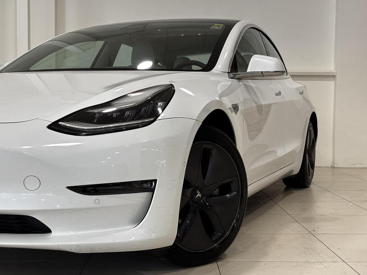 Tesla Model 3 Long Range AWD 75 kWh 87% SOH | Wit leder interieur | Trekhaak | Autopilot |