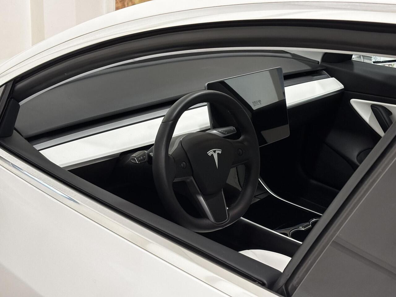 Tesla Model 3 Long Range AWD 75 kWh 87% SOH | Wit leder interieur | Trekhaak | Autopilot |