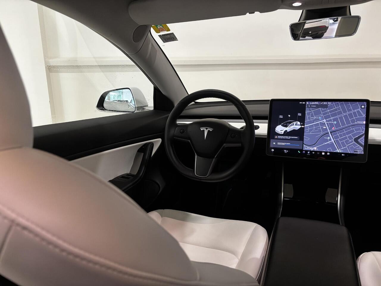 Tesla Model 3 Long Range AWD 75 kWh 87% SOH | Wit leder interieur | Trekhaak | Autopilot |