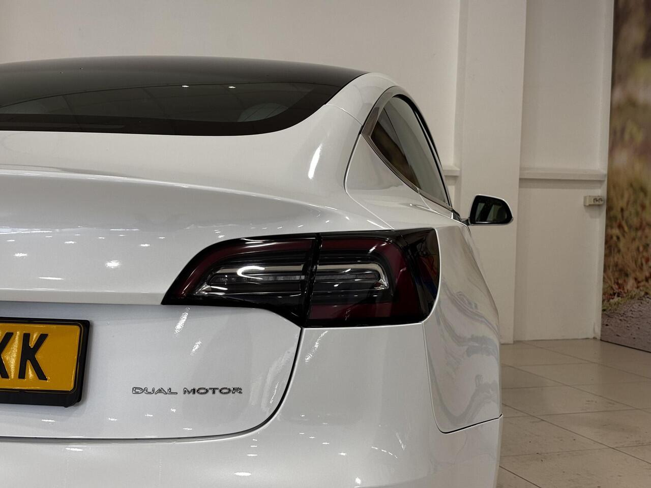 Tesla Model 3 Long Range AWD 75 kWh 87% SOH | Wit leder interieur | Trekhaak | Autopilot |