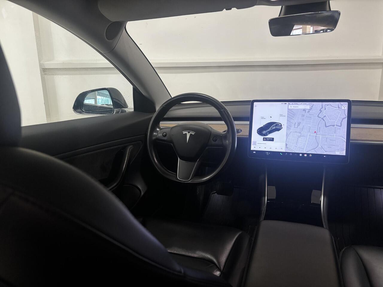 Tesla Model 3 Long Range RWD 75 kWh 80% SOH | Trekhaak | Autopilot | Lederen bekleding |