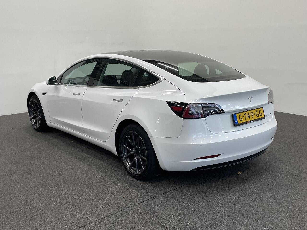 Tesla Model 3 Long Range AWD 75 kWh Panoramadak Navigatie Camera Parkeersensoren Adaptive Cruise Control Full Led Stoelverwarming Climate Control Getinte ramen Lichtmetalen velgen