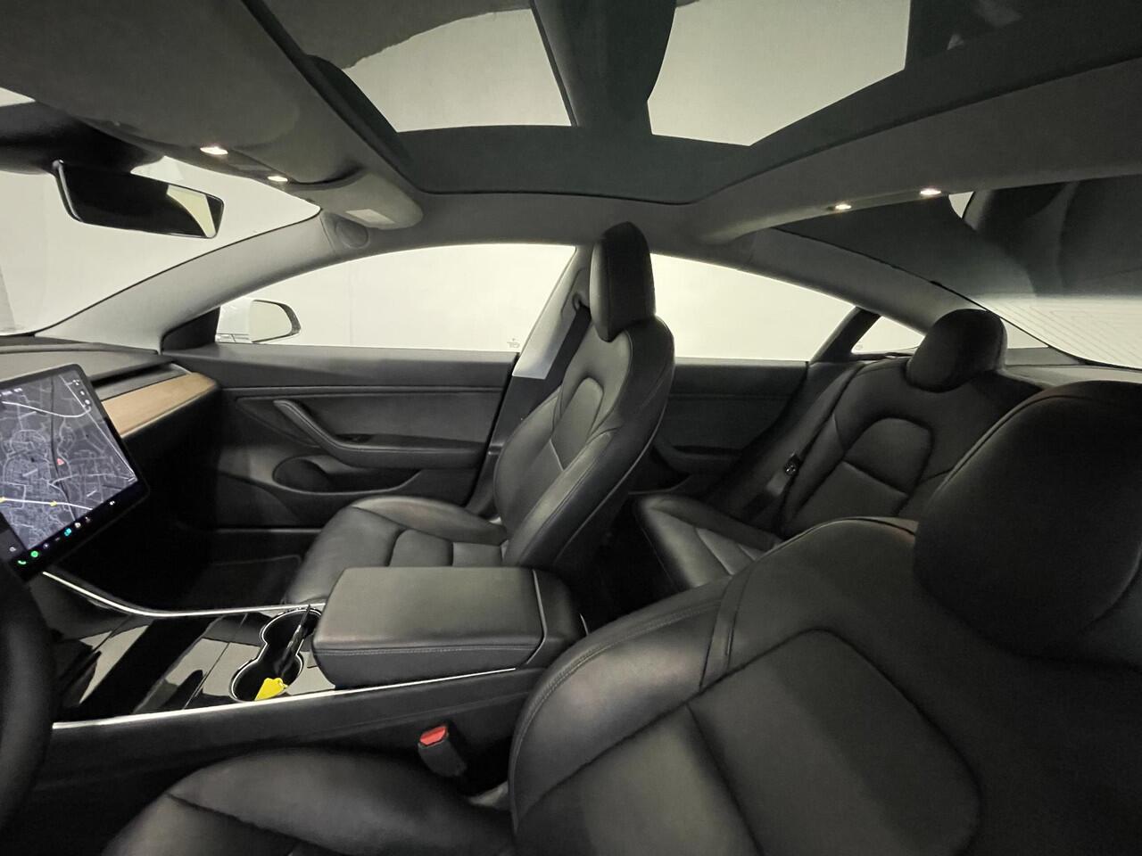 Tesla Model 3 Long Range AWD 75 kWh Panoramadak Navigatie Camera Parkeersensoren Adaptive Cruise Control Full Led Stoelverwarming Climate Control Getinte ramen Lichtmetalen velgen