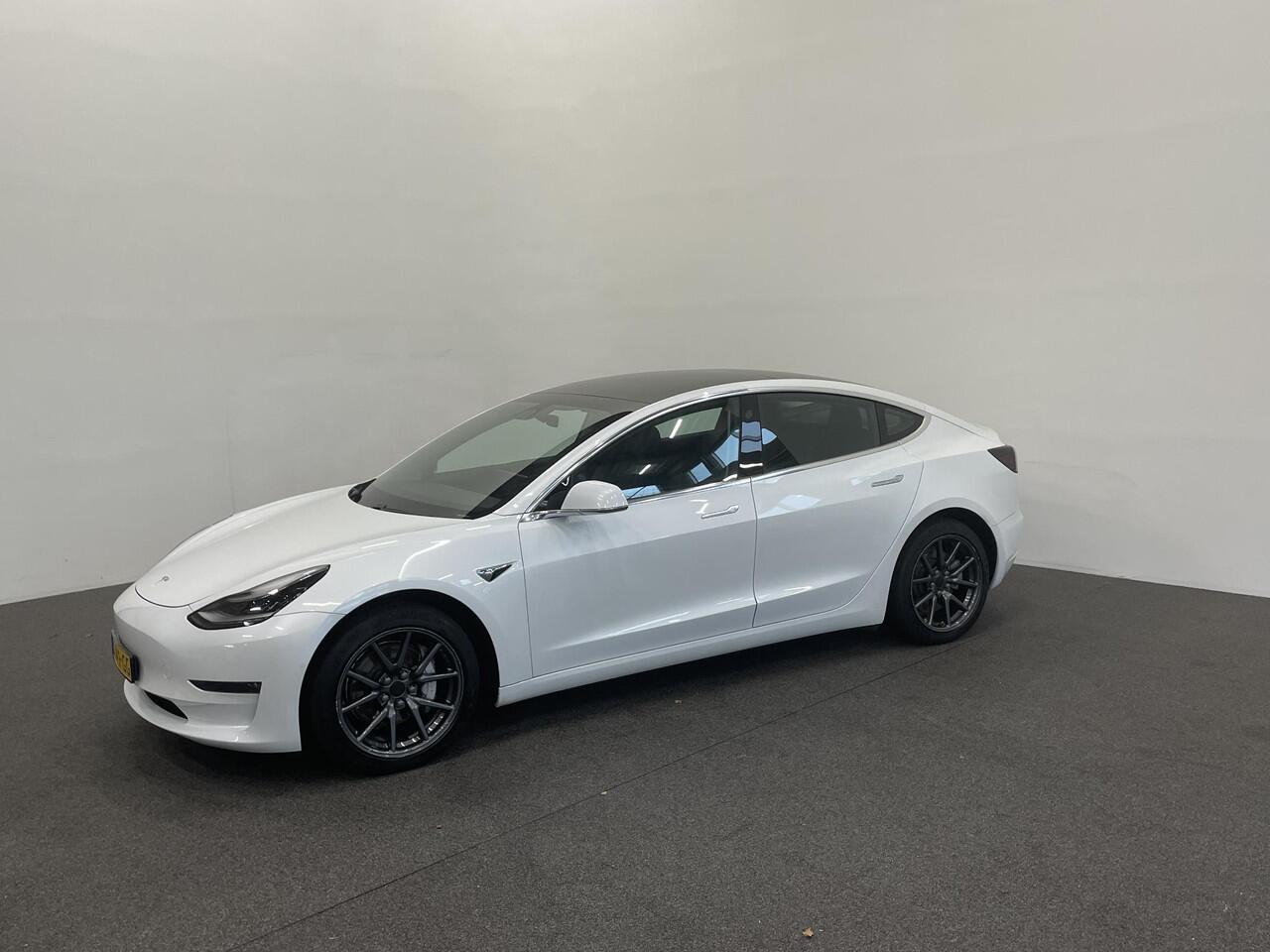 Tesla Model 3 Long Range AWD 75 kWh Panoramadak Navigatie Camera Parkeersensoren Adaptive Cruise Control Full Led Stoelverwarming Climate Control Getinte ramen Lichtmetalen velgen