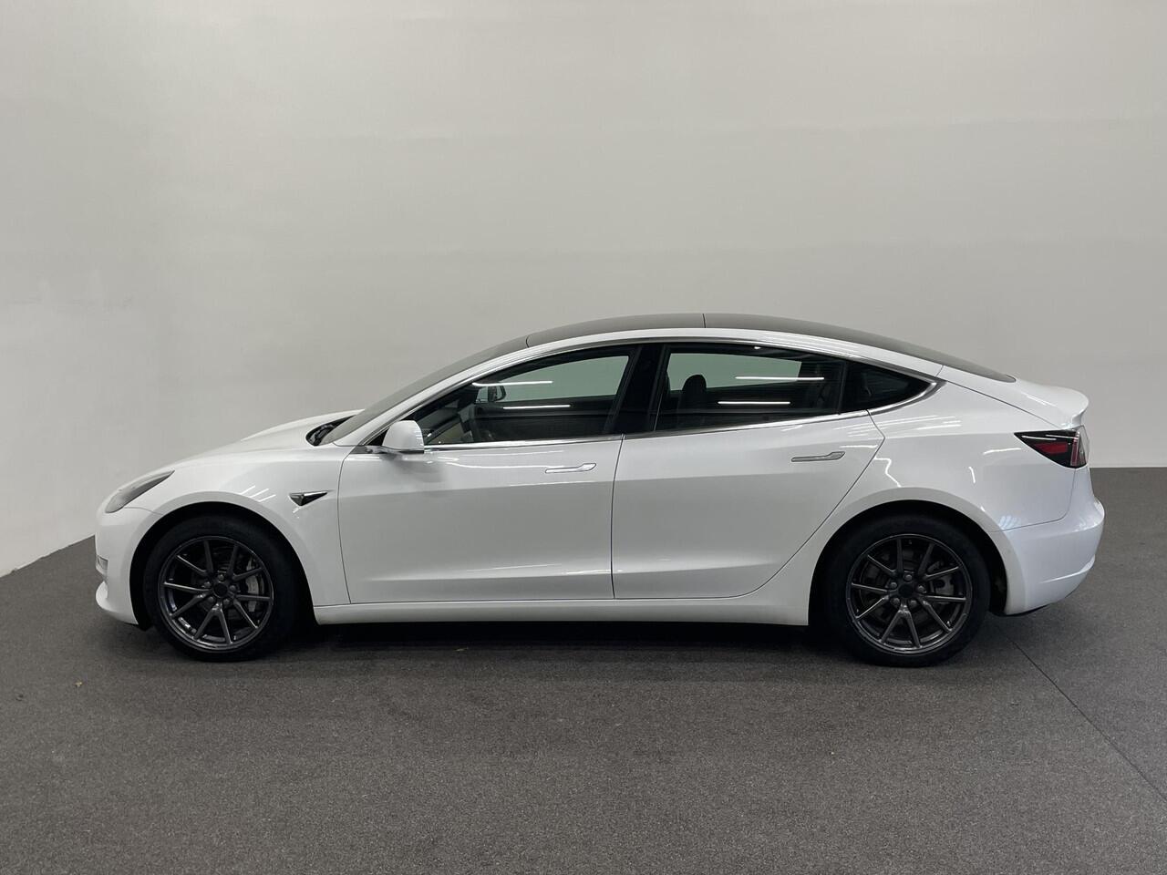 Tesla Model 3 Long Range AWD 75 kWh Panoramadak Navigatie Camera Parkeersensoren Adaptive Cruise Control Full Led Stoelverwarming Climate Control Getinte ramen Lichtmetalen velgen
