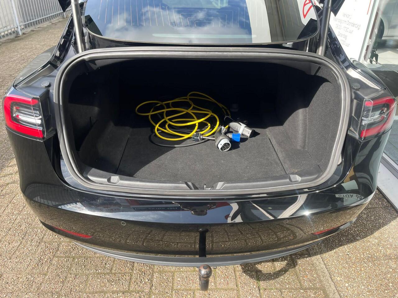 Tesla Model 3 | Long Range dual motor 485 km Actieradius | - 1e eigenaar | NAP | 4-WDRIVE -APK TOT 7 AUG 2027 | | 1e eigenaar | Navigatie | Panoramadak | Voorzien van trekhaak | Electronic climate control | Navigatiesysteem full map |