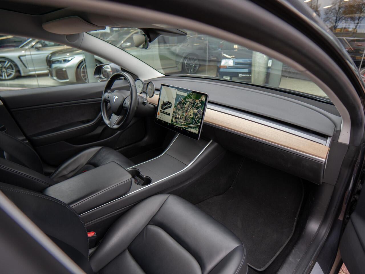 Tesla Model 3 Performance AWD 75 kWh | SOH 88,3% | Autopilot | Warmtepomp | Premium connectivity