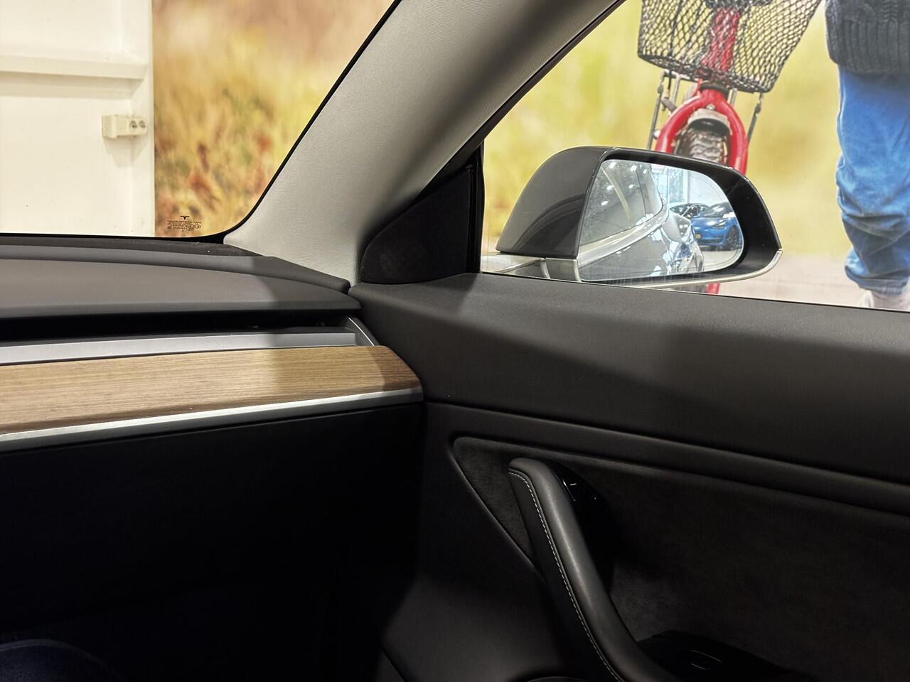 Tesla Model 3 Long Range AWD 75 kWh | 19 inch Lichtmetalen velgen | Autopilot | SOH 81% |