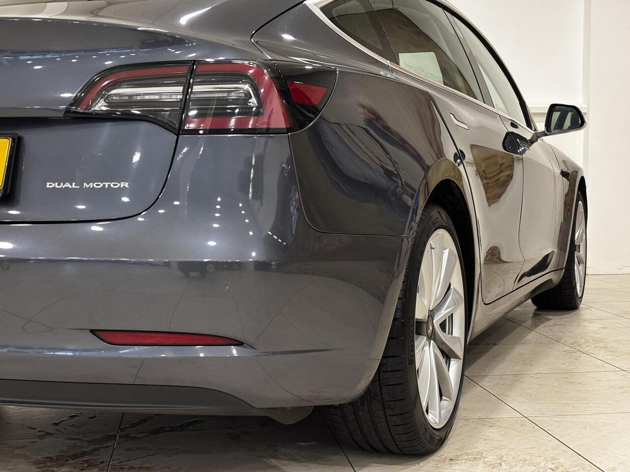 Tesla Model 3 Long Range AWD 75 kWh | 19 inch Lichtmetalen velgen | Autopilot | SOH 81% |