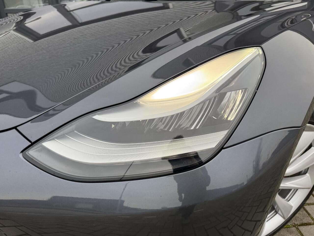 Tesla Model 3 Long Range RWD 75 kWh ?SOH 88.3% ?Autopilot ?Panoramadak ?Vol Leder ?360º Camera ?Stoelverwarming ?Origineel NL