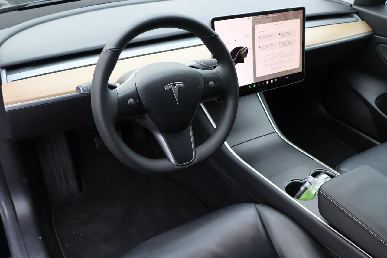 Tesla Model 3 Standard RWD Plus 60 kWh Autopilot 2.5 computer, Lederen interieur, Premium Luidsprekers, 360 Camera