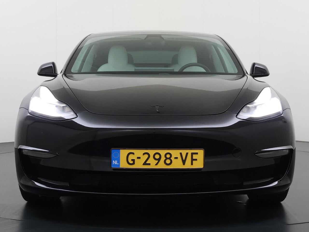 Tesla Model 3 Performance AWD 75 kWh VAN ¤24.900,- NU VOOR SLECHTS ¤21.440,- Uw LENTEVOORDEEL ¤3.460,- |SOH 86% | 20 inch velgen (als nieuw) | Zeer nette staat | Rijklaar geleverd incl. 12 mnd Bovag-garantie | Tesla fabrieksgarantie op de hoogvolt accu t/m 13-12-2027 o