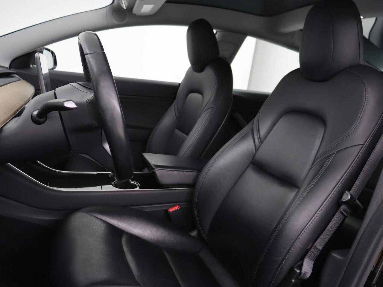 Tesla Model 3 Long Range AWD 75kWh | Panoramadak | Autopilot | Leder | Stoelverwarming | Full LED | Navigatie | Keyless | 18'' | Camera