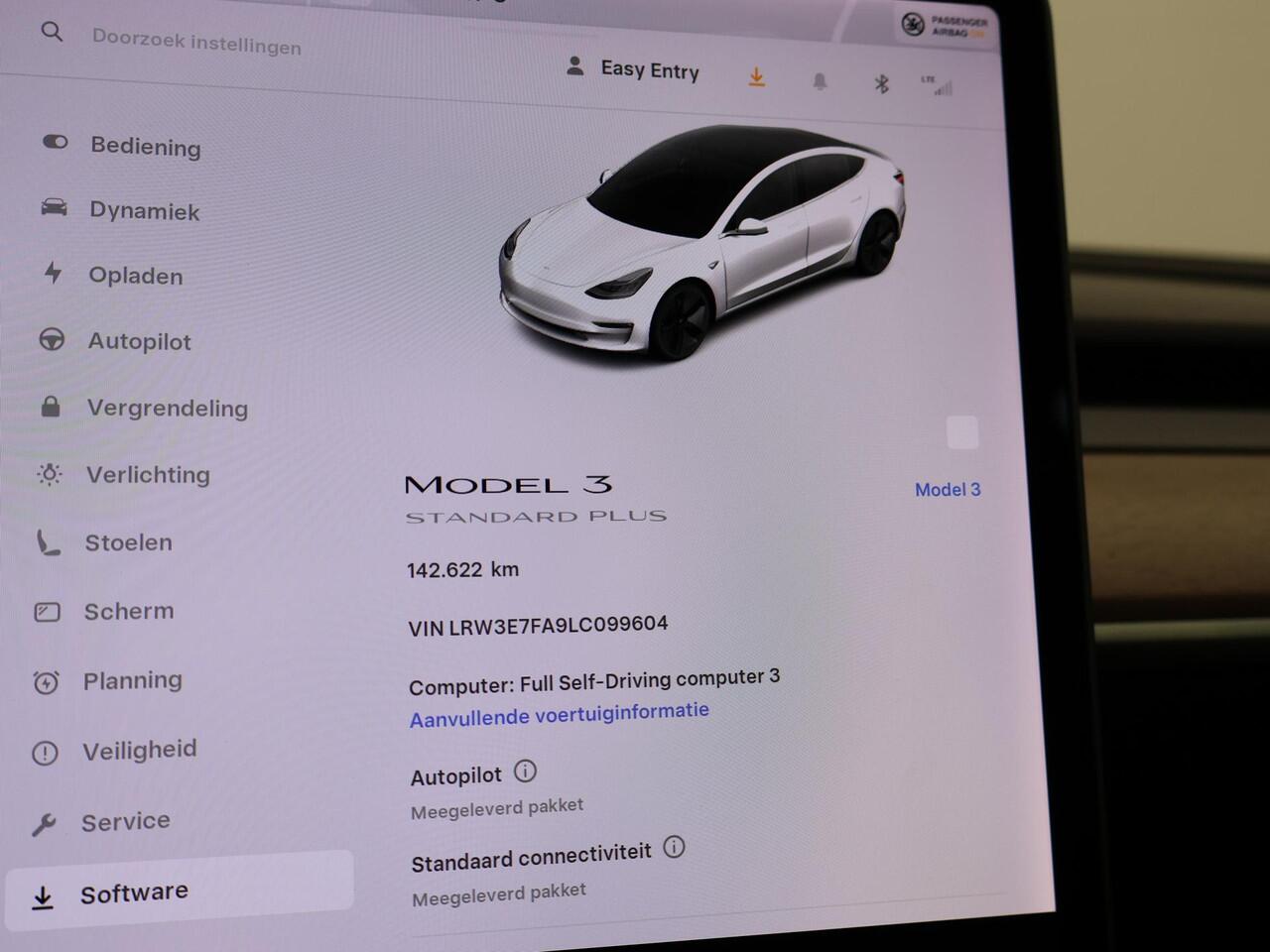 Tesla Model 3 60 kWh RWD *BTW* + LEDER | AUTOPILOT | PANORAMA | 3 CAMERA'S | PRIVACY GLASS
