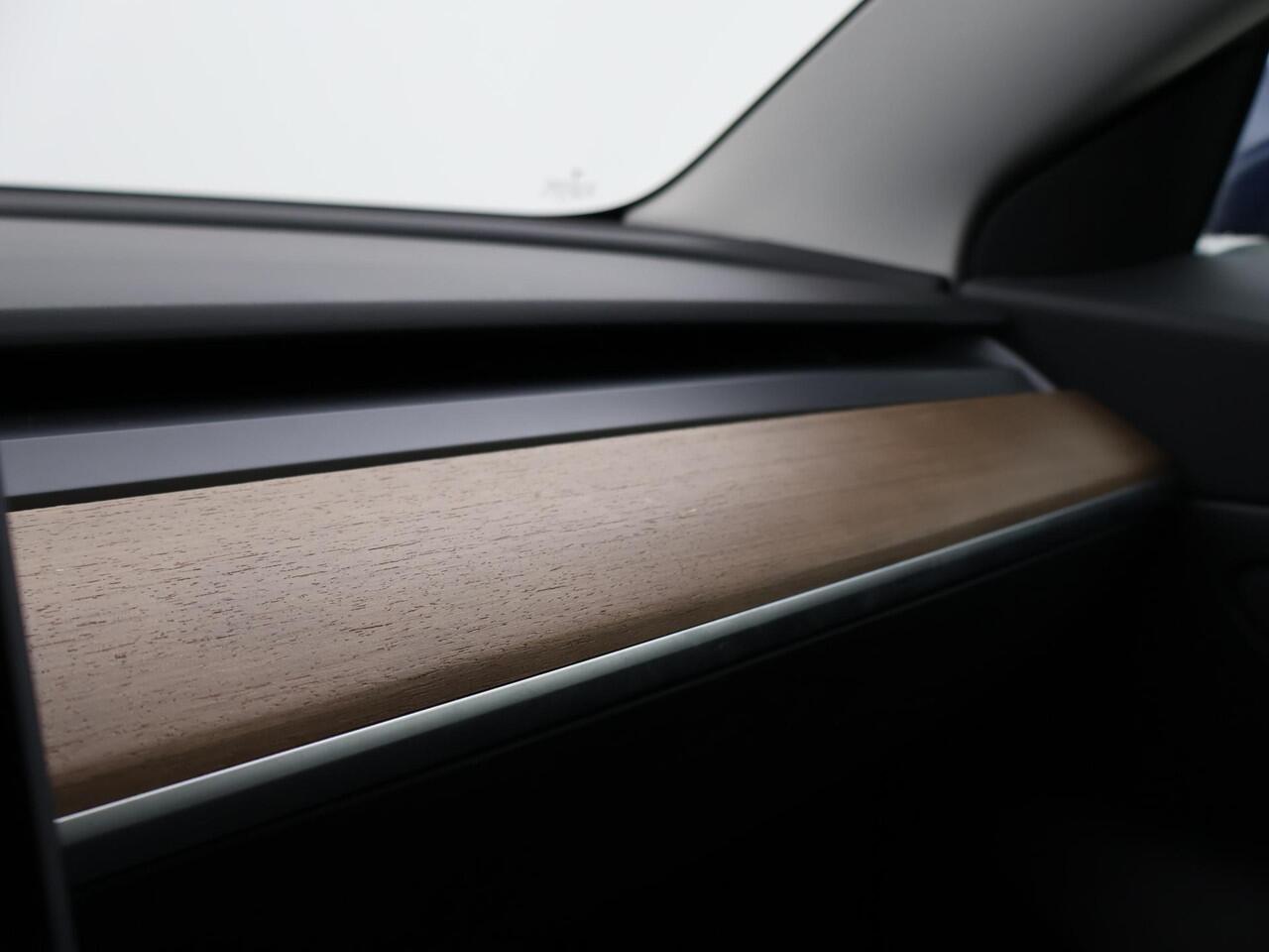 Tesla Model 3 60 kWh RWD *BTW* + LEDER | AUTOPILOT | PANORAMA | 3 CAMERA'S | PRIVACY GLASS