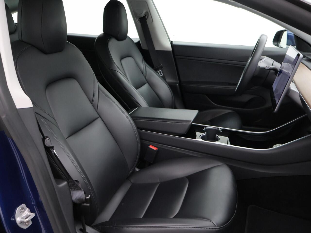 Tesla Model 3 60 kWh RWD *BTW* + LEDER | AUTOPILOT | PANORAMA | 3 CAMERA'S | PRIVACY GLASS