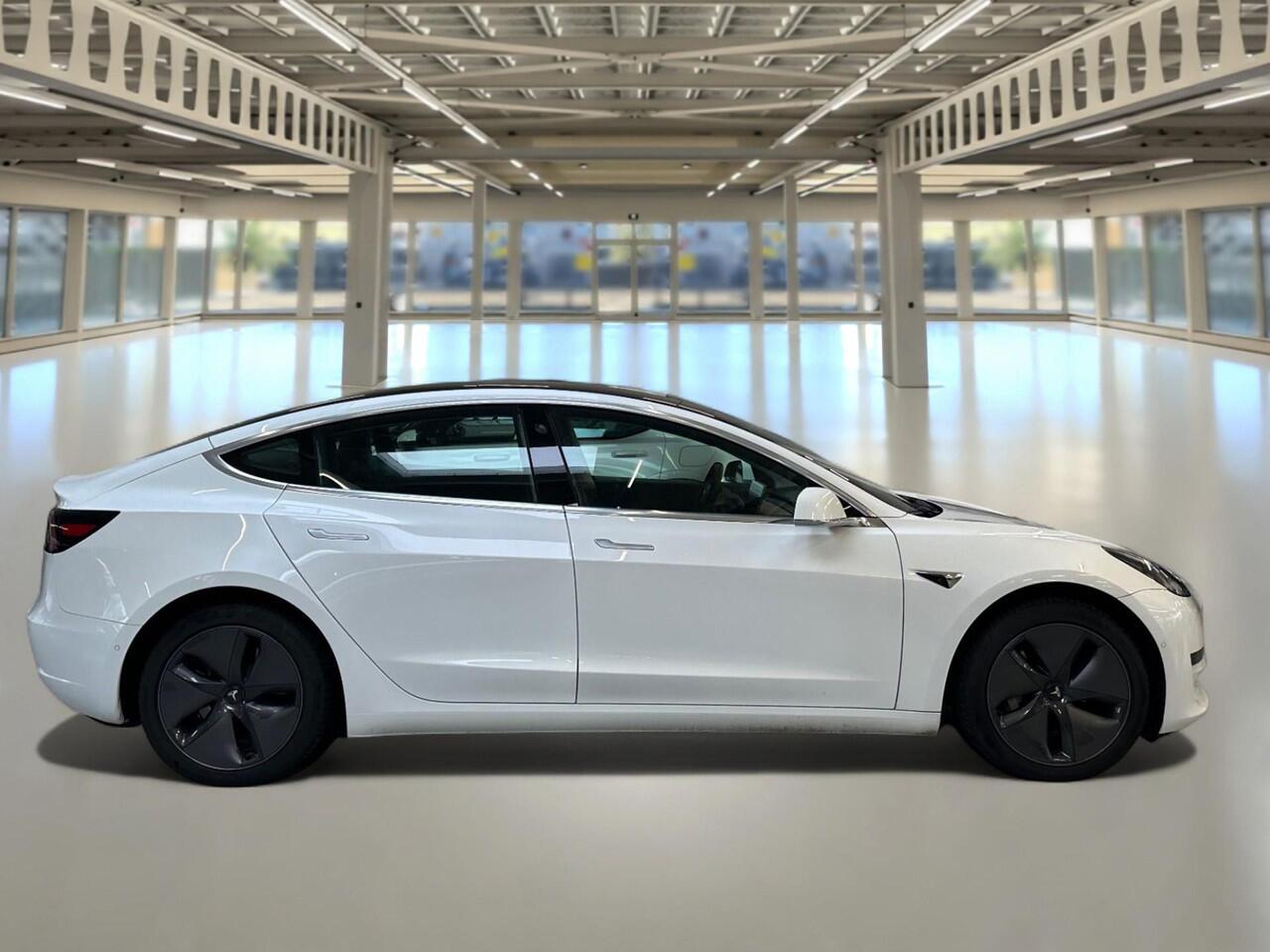 Tesla Model 3 Standard RWD Plus 60 kWh PanoDak, leder..Soh 91.2 %