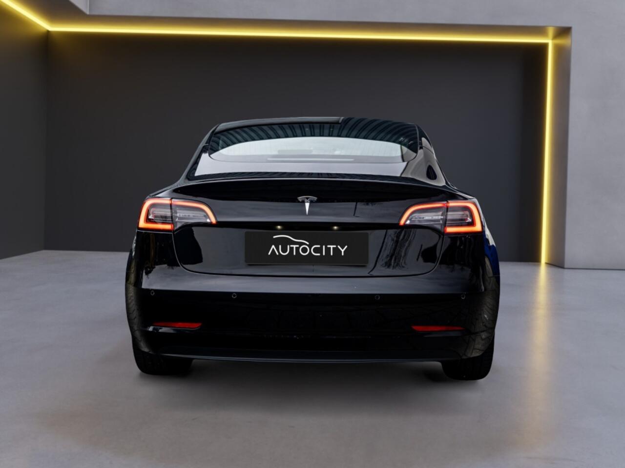 Tesla Model 3 Standard RWD Plus 93% SOH l Trekhaak l LDF3 Autopilot