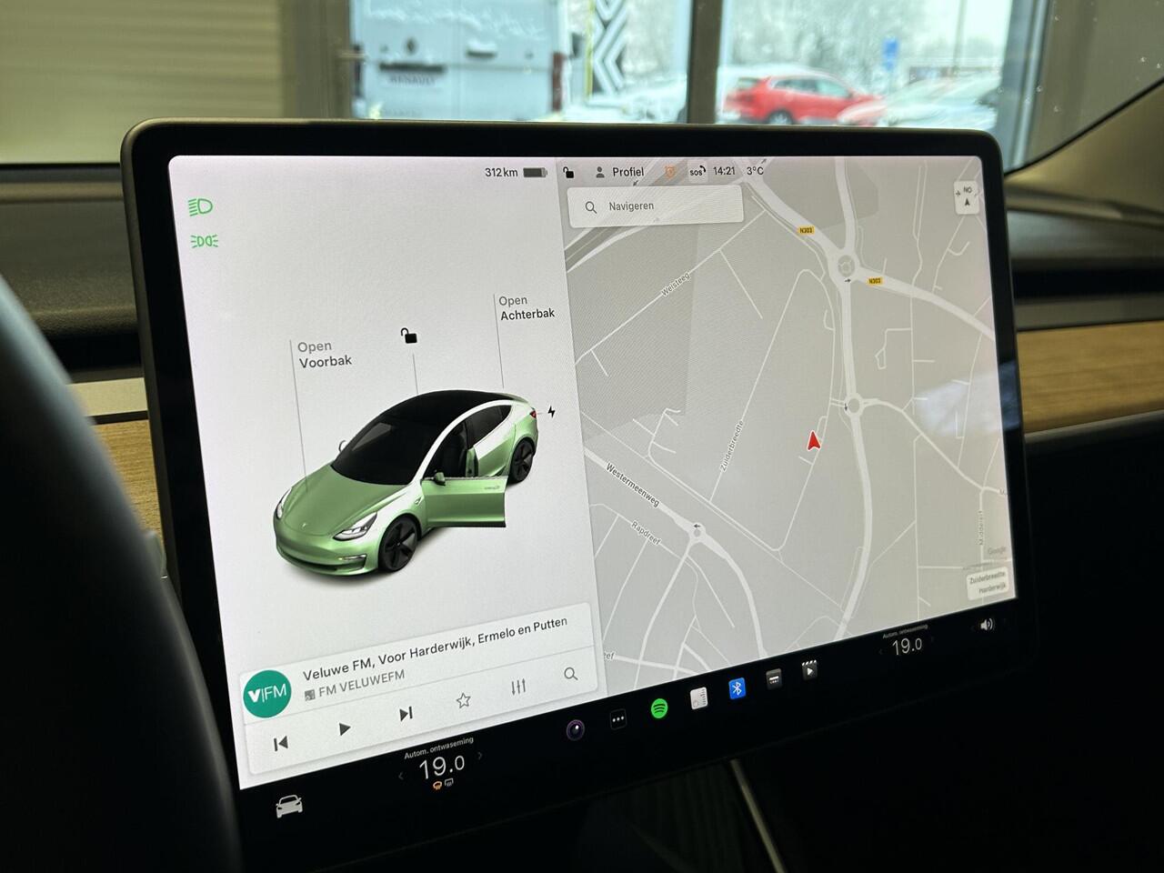 Tesla Model 3 Standard RWD Plus 60 kWh | SOH 89% | Panoramadak | Stoelverwarming |