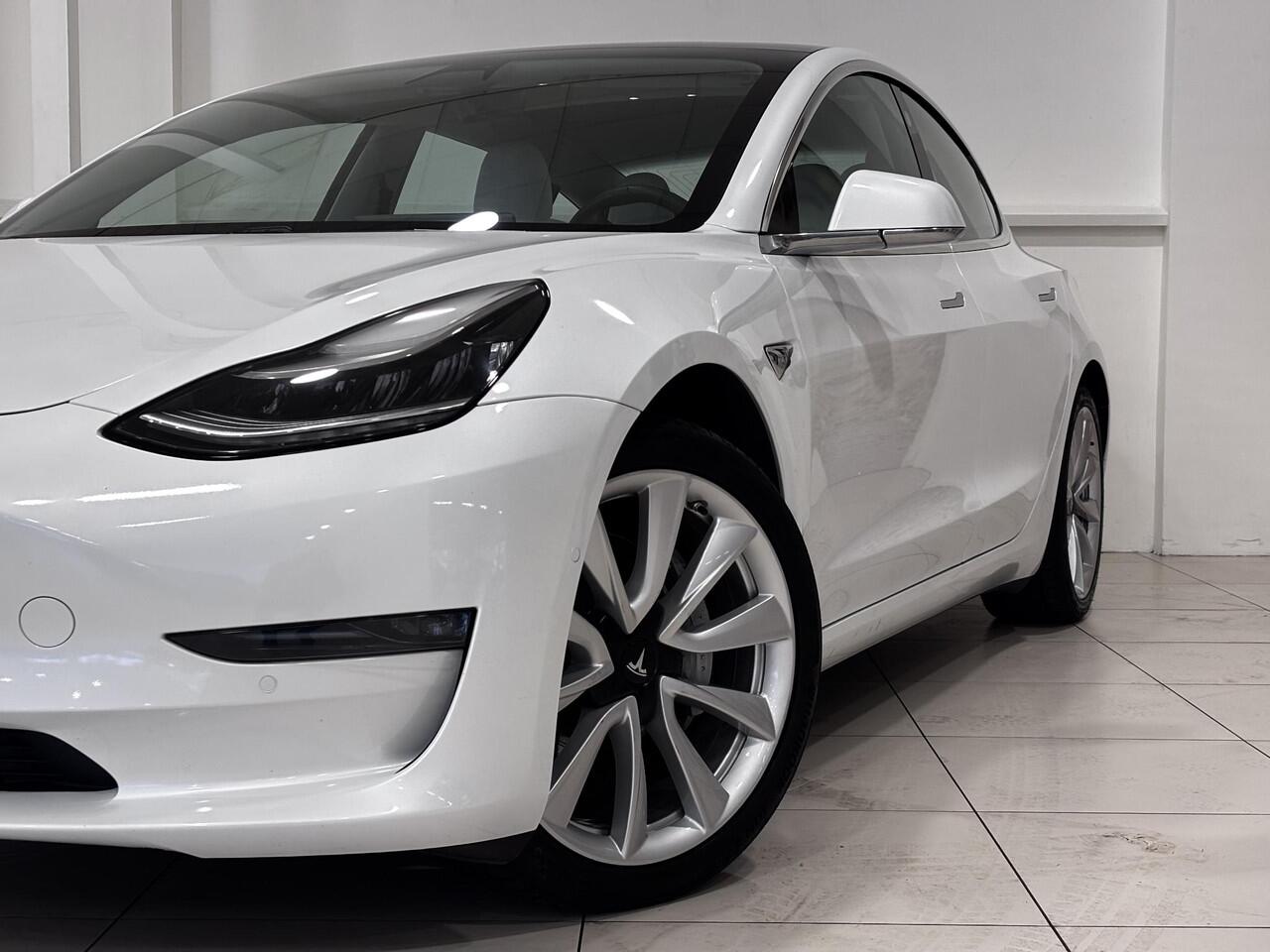 Tesla Model 3 Long Range AWD 75 kWh | Wit leder | Trekhaak | SOH 87% |
