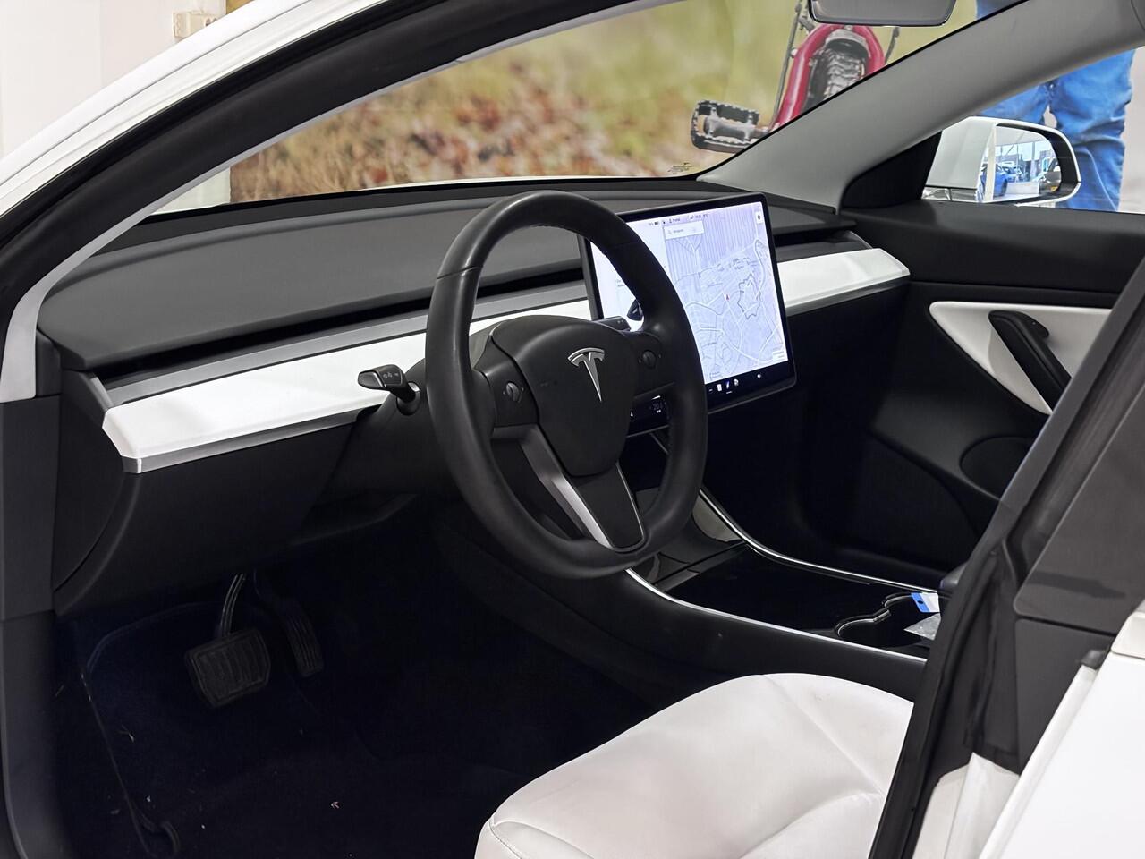 Tesla Model 3 Long Range AWD 75 kWh | Wit leder | Trekhaak | SOH 87% |