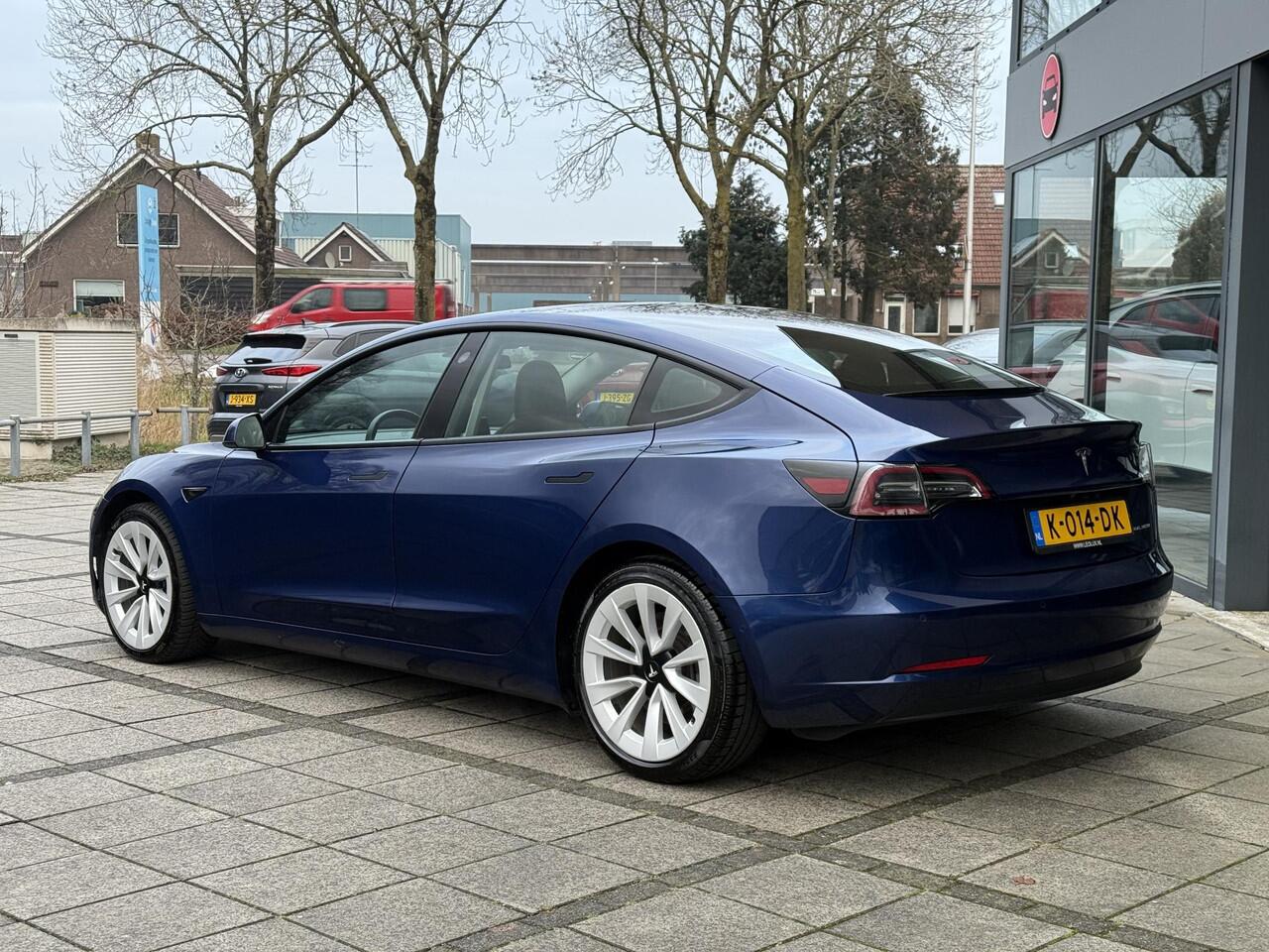 Tesla Model 3 Aut. Long Range Dual Motor AWD | SoH 86% | Trekhaak | Autopilot | Panorama | Leder | 19 Inch |