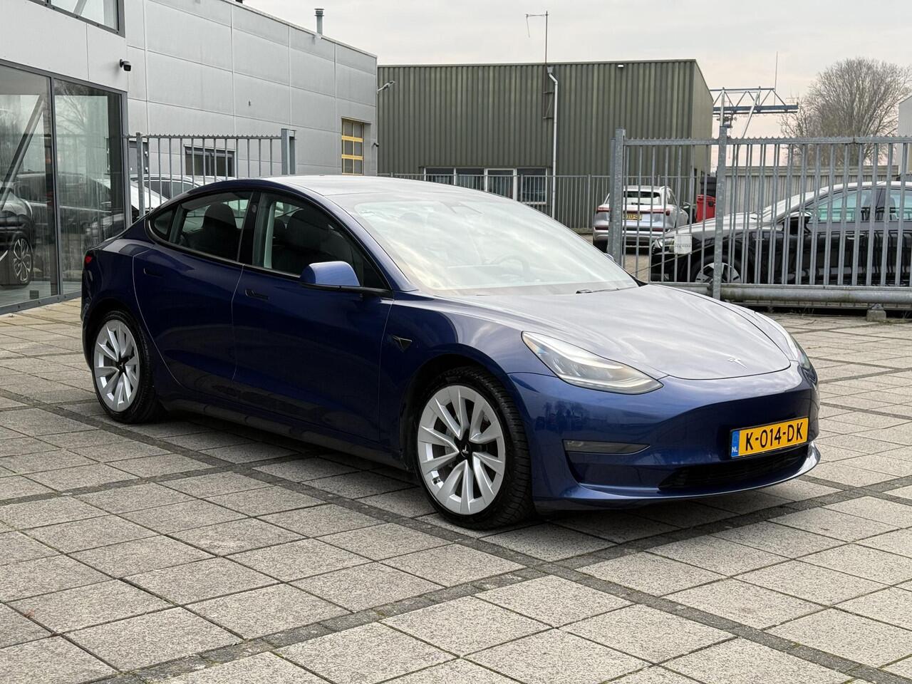 Tesla Model 3 Aut. Long Range Dual Motor AWD | SoH 86% | Trekhaak | Autopilot | Panorama | Leder | 19 Inch |