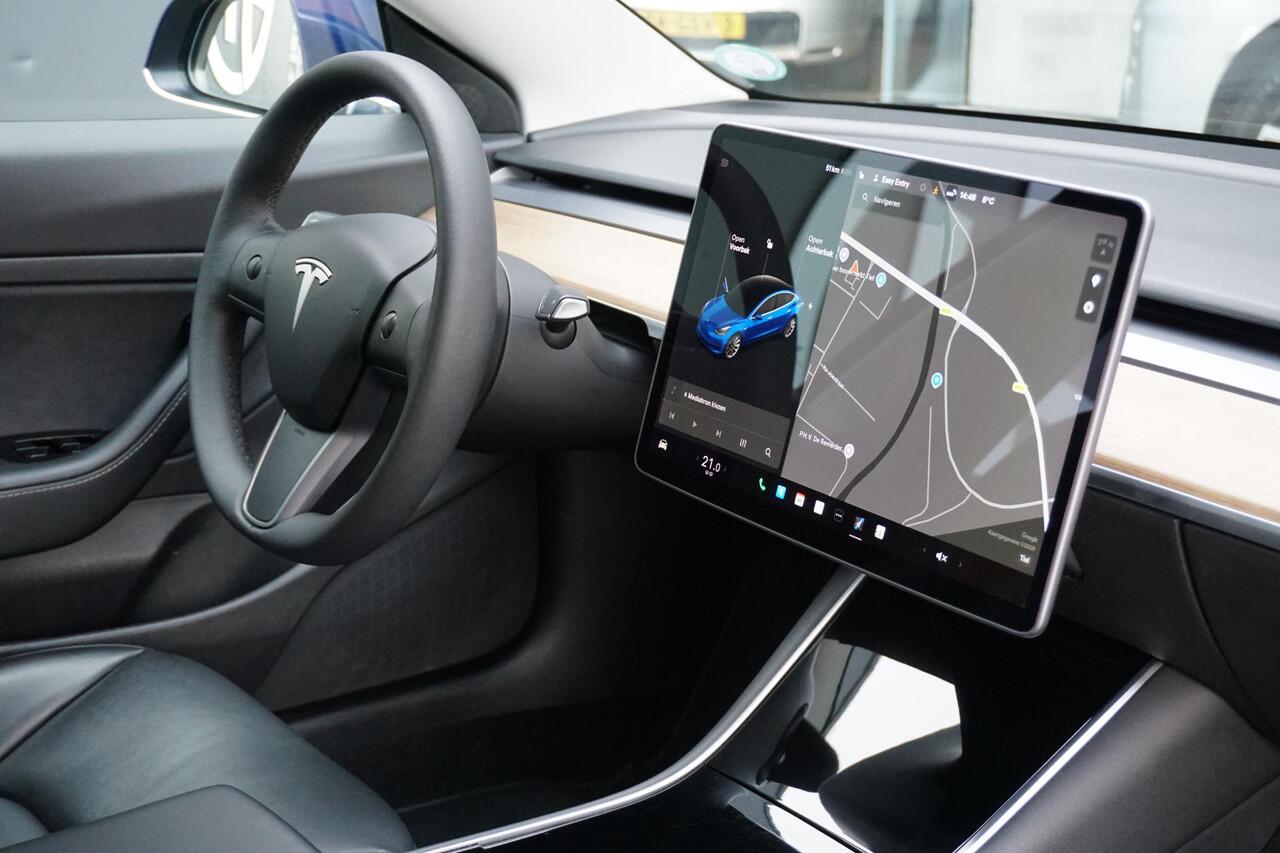 Tesla Model 3 Standard RWD Plus 60 kWh + AUTOPILOT / PREMIUM AUDIO / 19''