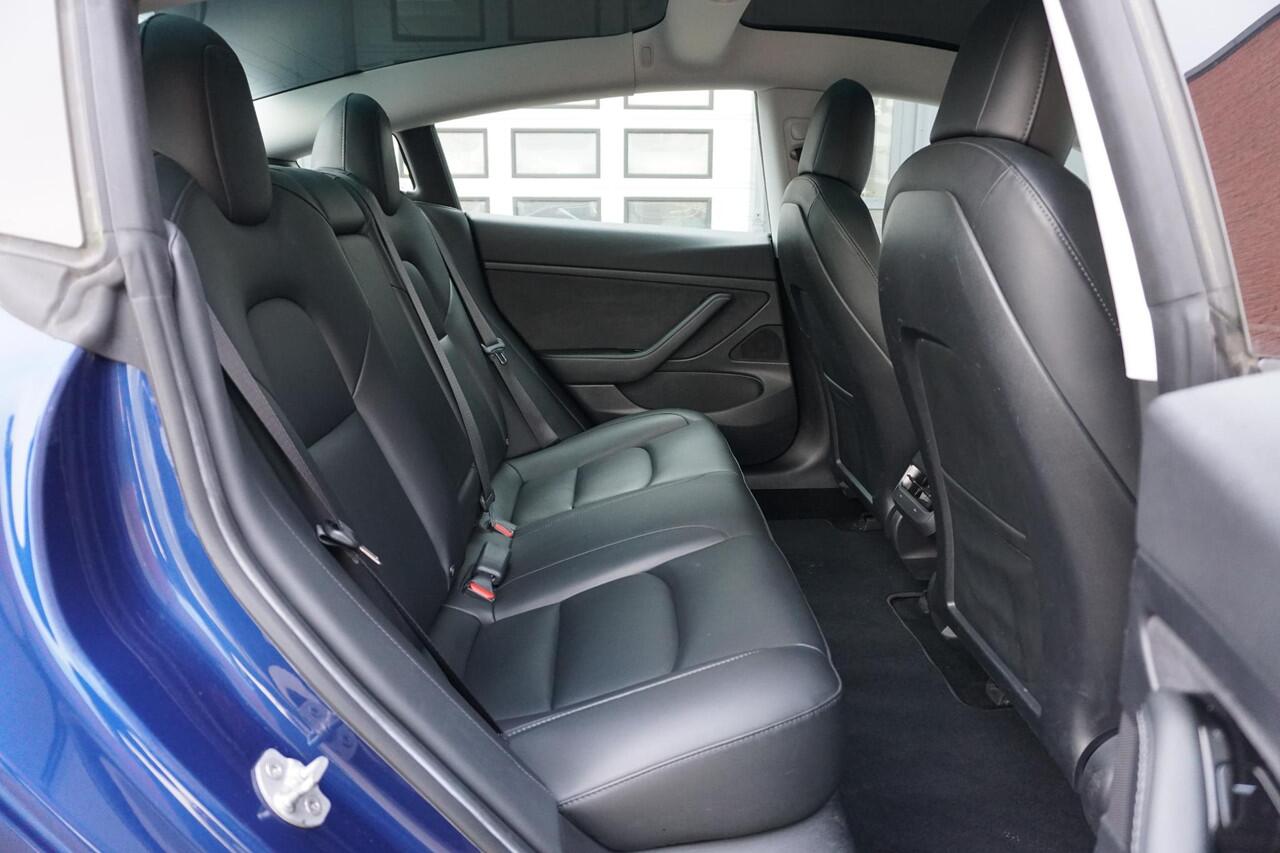 Tesla Model 3 Standard RWD Plus 60 kWh + AUTOPILOT / PREMIUM AUDIO / 19''