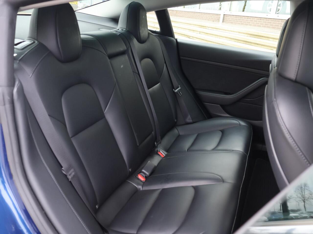 Tesla Model 3 60 kWh RWD *BTW* + AFN. TREKHAAK | LEDER | AUTOPILOT | PANORAMA | 3 CAMERA'S