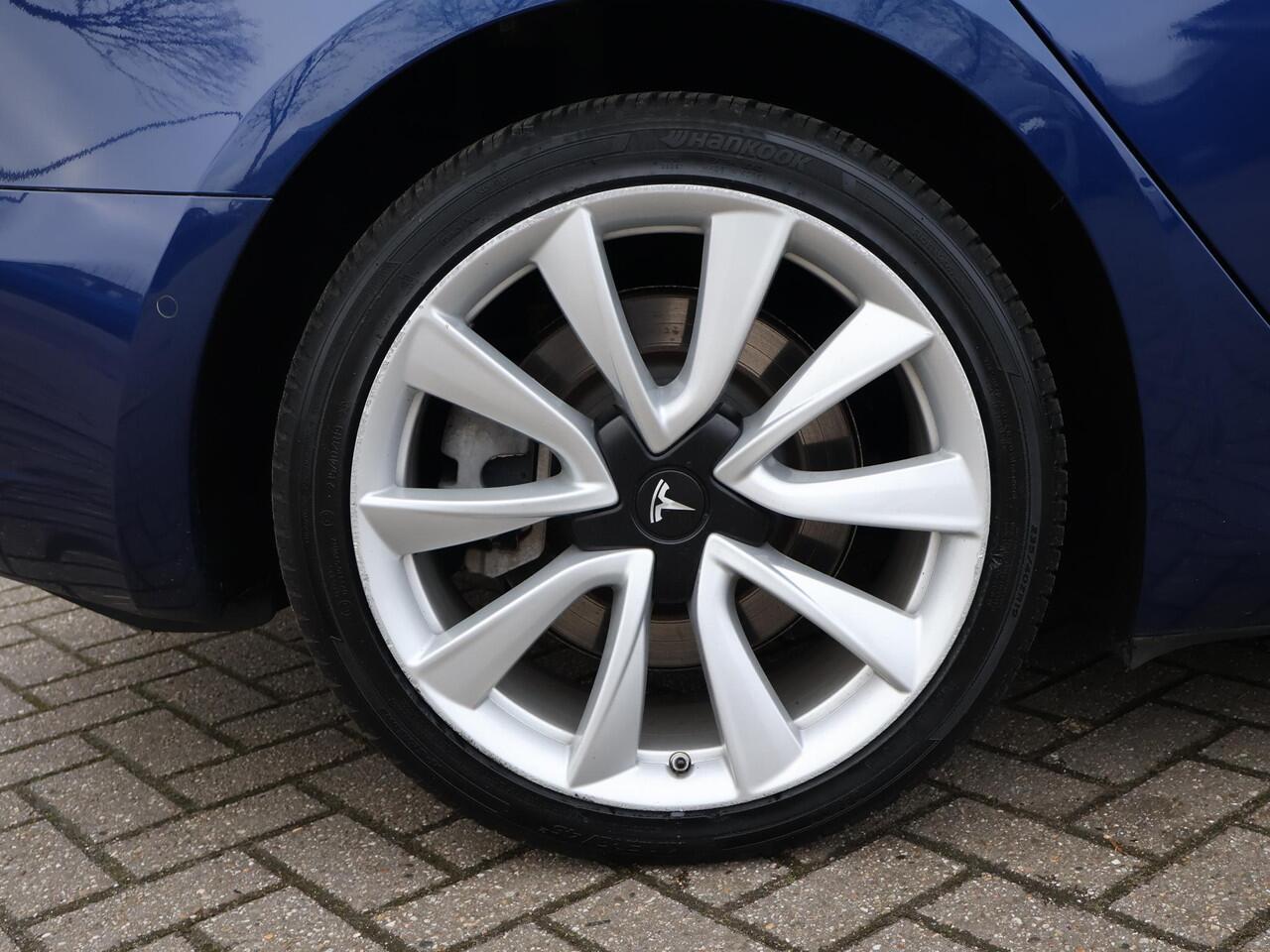 Tesla Model 3 60 kWh RWD *BTW* + AFN. TREKHAAK | LEDER | AUTOPILOT | PANORAMA | 3 CAMERA'S